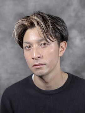 メンズフィール 南森町(MENS FEEL) センターパート　アクセントカラー