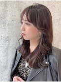 くびれミディアム　おくれ毛　顔周り　バング