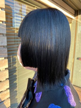 サロンドカスティーロ(salon de castillo) カジュアル寒色ツヤ髪姫カットミディアムストレート10代20代