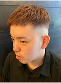 フェードカット　メンズショート　爽やか　ブリーチカラー