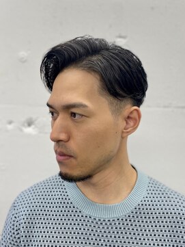 ティーズ アカサカ(T's AKASAKA) ２ブロテーパーフェードスタイル
