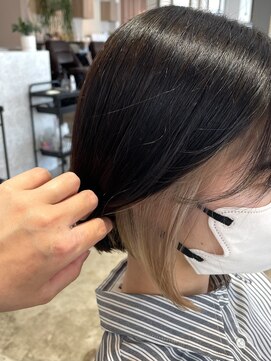 エクリュ(ecru) beige × earring color