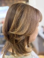 ビューティーサロンじゅん&nbsp;セミロングヘアー
