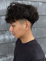 ヒュイル バイ ニアウ(Hwyl by Niau) メンズVマッシュパーマスペインカールツイスパバロックヘア