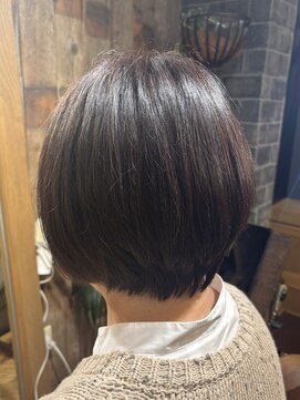 ショートボブ/髪復元トリートメント/60代/レイヤーショートボブ