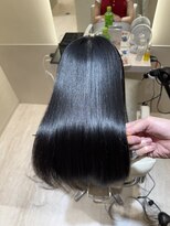 エレノア 四条烏丸店(Eleanor)&nbsp;【山地】広がる髪を自然な艶髪へ