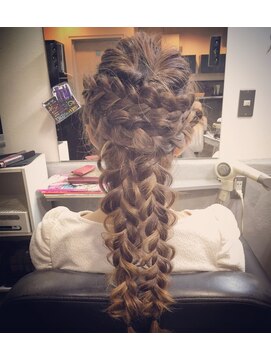 アイコン(EIKON) 編みこみ　ハーフアップ