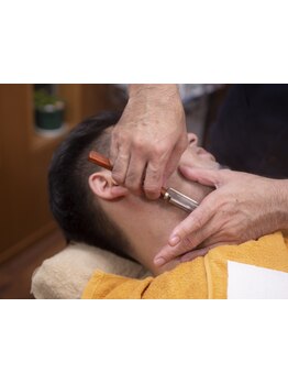 バーバーで顔全体のお手入れをしたい方必見！お顔剃りから耳ケアまで《BARBER SHOP SEKI》にお任せ下さい♪