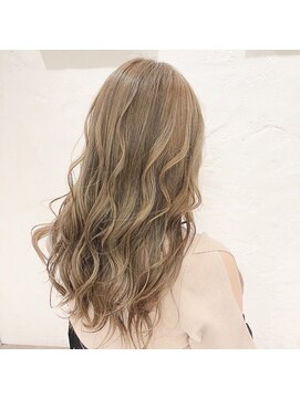 アロマヘアルーム 横浜店(AROMA hair room) ルミエールジンジャーうるツヤハイライトゆるふわレイヤー/横浜