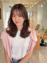 クシェル(kuschel)&nbsp;前髪カットｘ寒色系カラーｘダークアッシュｘ斜めバングｘ波巻き