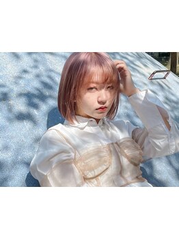 全体の雰囲気を変えるダブルカラーやインナーカラー、ハイライトなどのデザインカラーの提案力に自信あり♪