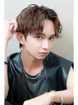 リップス 栄(LIPPS) 波打ちセンターパート