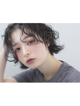 《髪質改善 特化サロン》美髪作りのプロによる、憧れのツヤ髪/まとまりやすく滑らかな手触りへ【表参道】