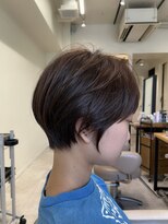 アローム(alom) 後頭部ふんわり 美シルエットの大人ショート