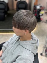 エイト 難波店(EIGHT namba)&nbsp;透明感たっぷりのシルバーグレーカラー