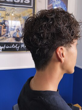 ジュリー(Julie) オーダー:一周刈り上げてパーマかけて