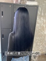 コワファースト長崎シャンプーボーイ 2nd(COIFF1RST 長崎 SHAMPOO BOY) 長崎で叶えるハイトーン ネイビーブルー 韓国風カラー