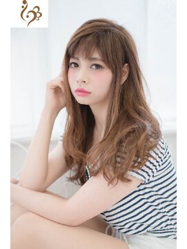 シロ ヘア(Shiro.) グラデカラーがはえるロングヘア