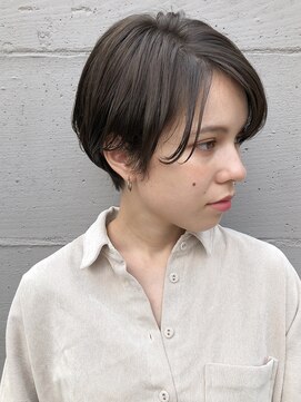 ミィ 表参道(mee.) 【mee.】 前下がりショート アッシュベージュ