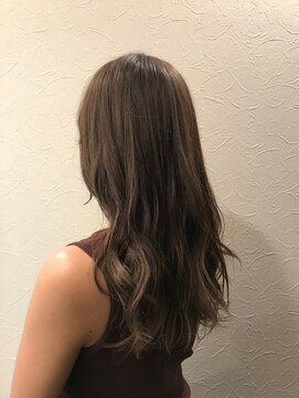 ローグ(Looog) 「Looog＊」「前田美月」大人 女性無造作くびれウェーブ