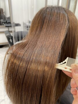 エスカーラ 表参道(THE ESCALA) @aidaman321/ゆるふわロング/センターパート/スイートAライン/