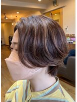 ブレイス ヘアデザイン(BRACE HairDesign) 前髪を伸ばしたショートに細めハイライト