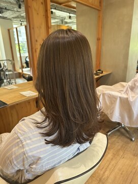 イロ(iiro) ベージュカラー/くすみブラウン/レイヤーカット