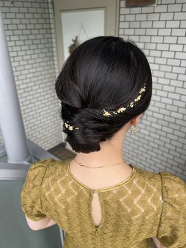 フェリーチェ(Felice) アップ　タイトヘア　金箔ヘア　シンプルアップ