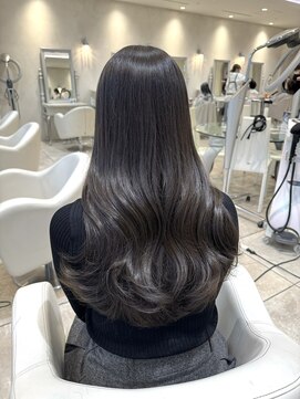 ザックラフィネ(ZACC raffine) グレーベージュ/レイヤーロング/ブリーチなしカラー