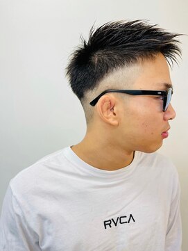 ブリッツバイレボ 船橋(BLITZ by REVO) ウルフ/アッシュブラック/カルマパーマ/ベリーショート[船橋駅]