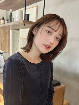 メゾンドムニ 恵比寿(Maison de MUNi) シースルーバングくびれ外ハネボブ小顔カット恵比寿前髪あり