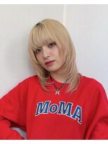 ジョエミバイアンアミ(joemi by Un ami) ハッシュカット/ウルフレイヤー/ブロンドベージュ