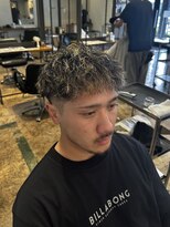 ザデイ カットアンドカルチャーショップ(THE DAY CUT&CULTURE SHOP)&nbsp;ハイライトツイストパーマ