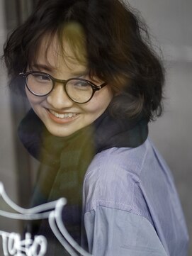 ベロニカ 外国人風くせ毛パーマ×大人のミディアム　　【ミニボブ】