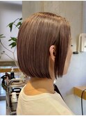 横浜西口切りっぱなしボブ外ハネボブワンカラーオリーブベージュ