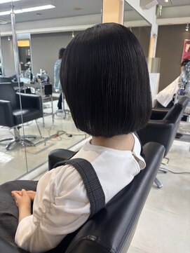 シャンプーボーイエイムス(SHAMPOO BOY aims) ナチュラルストレートボブ