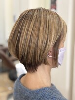 レーブ バイ ファースト 岩切店(reve by first)&nbsp;白髪ぼかしハイライト×コンパクトショートボブ