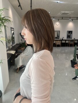エミュ(emu.) 抜け感シークレットハイライト白髪ぼかし