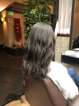 ナトゥーラ 岐阜(Natura) ダークグレージュ