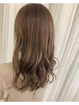 ヘアアンドメイクグラチア(HAIR and MAKE GRATIAE) ナチュラルミルクティーベージュ♪