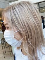 エムスラッシュ ストリートマーケット スマートサロン センター北(M.SLASH)&nbsp;M.SLASHセンター北/ハニーブロンド/ハイトーンカラー/外国人風