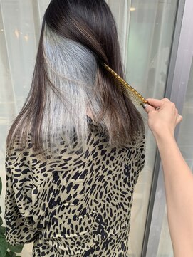 シィーム(cime) インナーカラー　シルバーカラー　インナーブリーチ