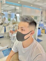 ヘアートーク アイズ(HAIR TALK I's) シルバーカラー&スキンフェード