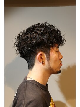 ツーエイチ 新宿(2H) 新宿/ツイストスパイラル/刈り上げ