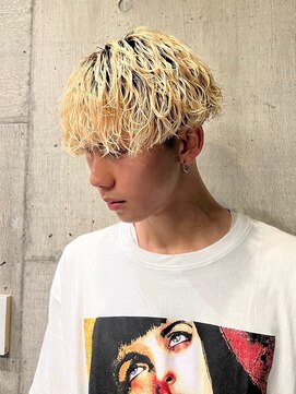 ビンゴ(BINGO) 1767ツイストスパイラルパーマハイライトメッシュフェードカット