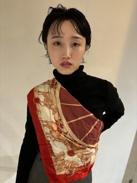 イル(ill) 黒髪 ショート レイヤー ウルフ シースルー 大須