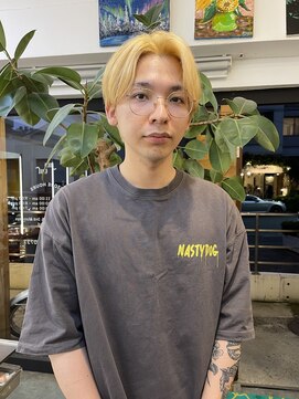 ツネ ヘアアンドヘッドスパ(TsuNE hair&head spa) センターパート/ハイトーン/ブリーチカラー/ブロンドヘアー