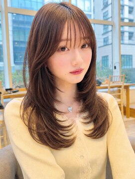 バイオレット 表参道店(Violet) ミディアムレイヤーハッシュカットシースルーオリーブベージュ