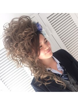 レフア(Lehua) 卒業式ヘア　サイドアップ盛り