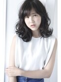 ”ＶＯＧＵＥ”黒髪でも可愛く小顔になれるミディアム！